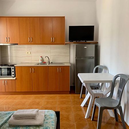 Vaso Apts Sarandë Exterior foto