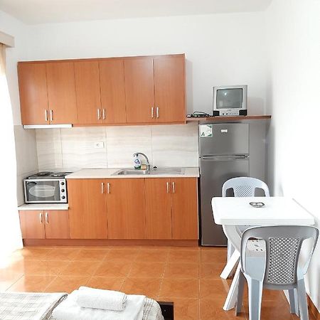 Vaso Apts Sarandë Exterior foto